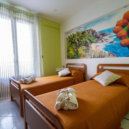San Mauro Castelverde Casa Vacanze Dell'Angelo מראה חיצוני תמונה
